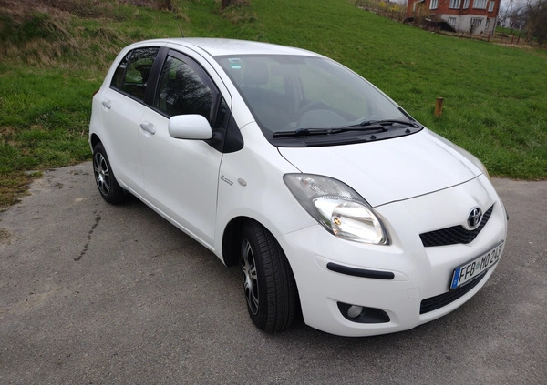 Toyota Yaris cena 22999 przebieg: 160000, rok produkcji 2010 z Brzozów małe 466
